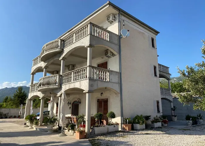 Punta Penzion 3*